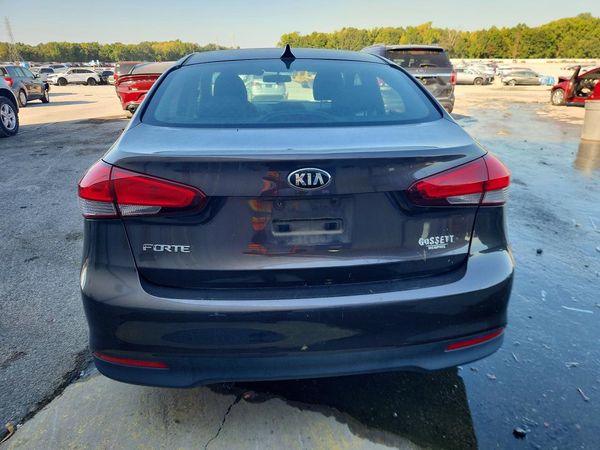 2017 KIA FORTE LX Base