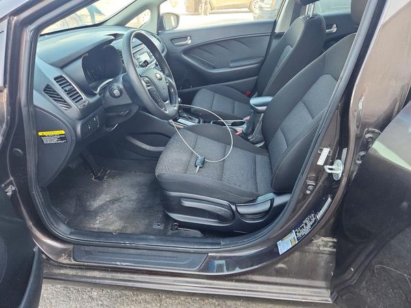 2017 KIA FORTE LX Base