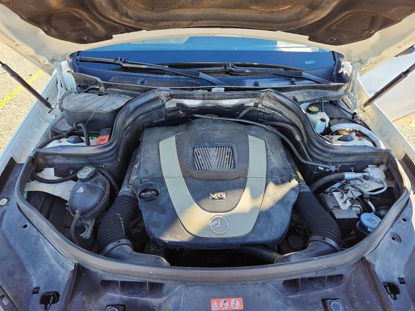 2012 MERCEDES-BENZ GLK GLK350 4-MATIC — Engine bay