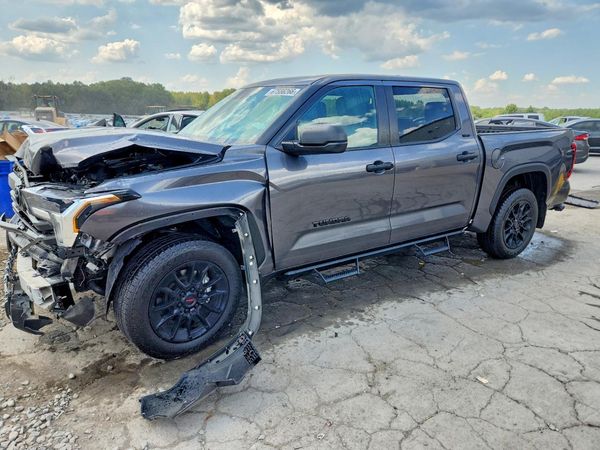 2025 TOYOTA TUNDRA SR5 — Front 3/4