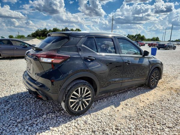2024 NISSAN KICKS