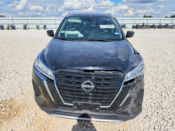 2024 NISSAN KICKS
