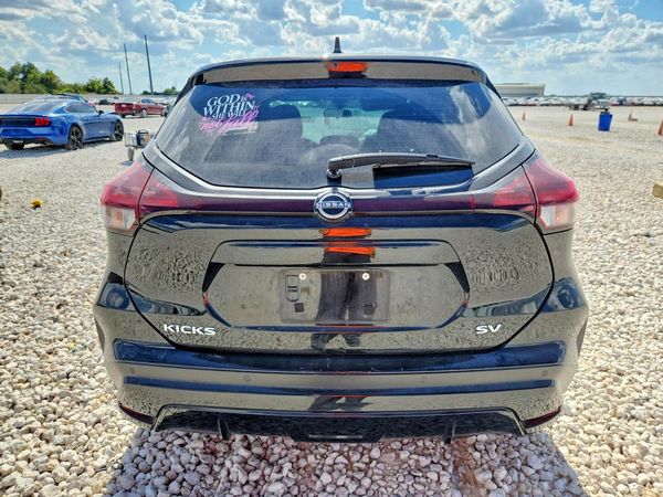 2024 NISSAN KICKS