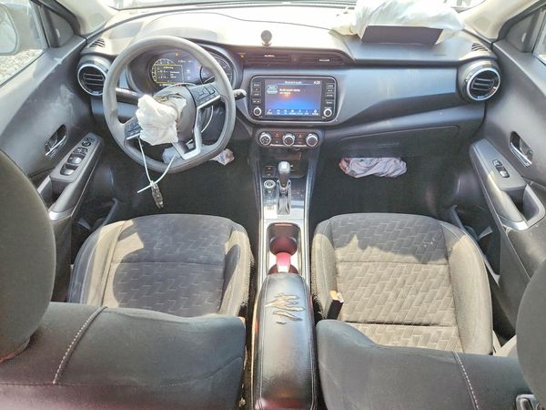 2024 NISSAN KICKS