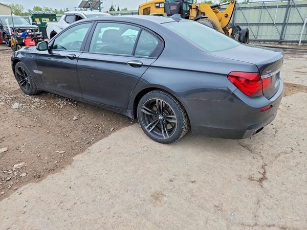 2015 BMW 750