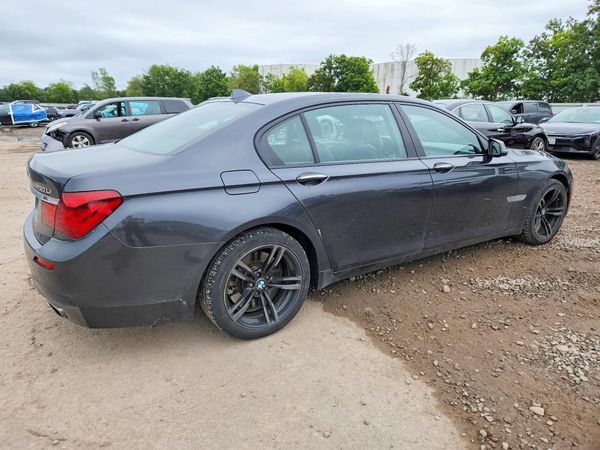 2015 BMW 750