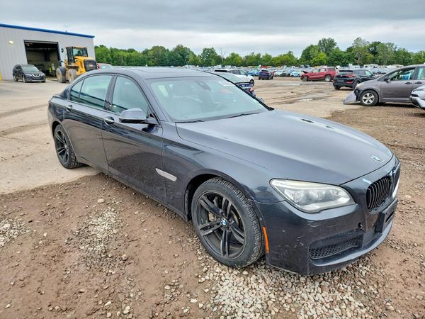 2015 BMW 750