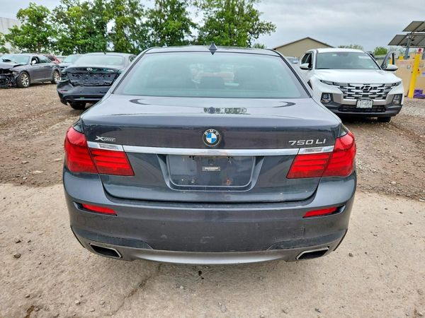 2015 BMW 750