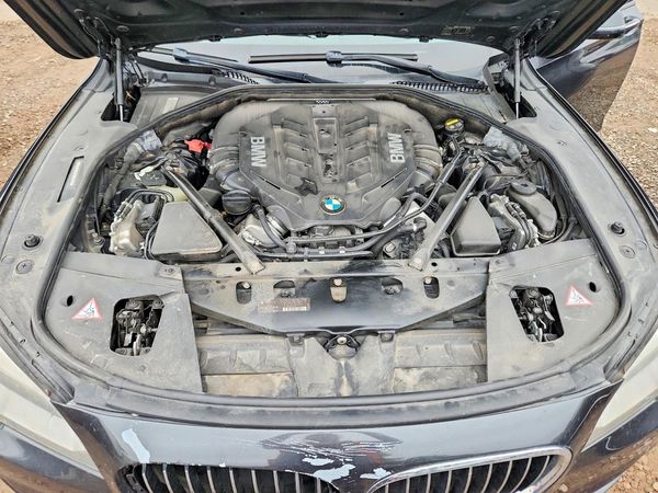 2015 BMW 750