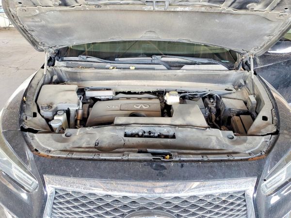 2017 INFINITI QX60 — Engine bay