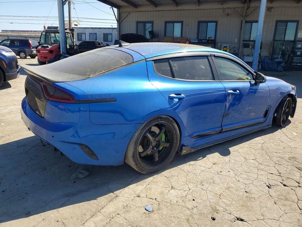 2018 KIA STINGER
