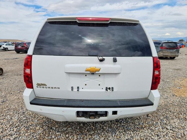 2014 CHEVROLET SUBURBAN LT