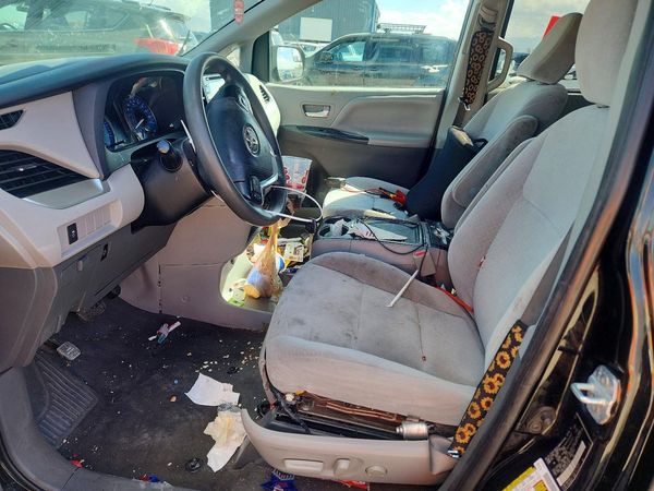 2020 TOYOTA SIENNA E grade — DENT
