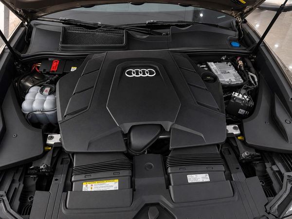 2019 AUDI Q8 quattro Premium Plus