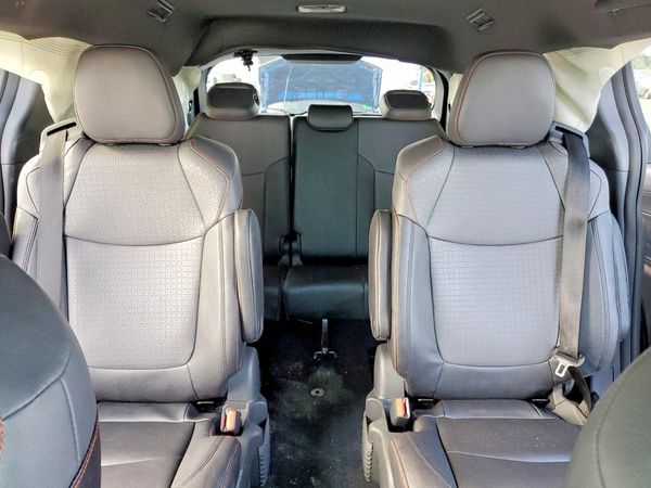 2024 TOYOTA SIENNA XSE — SUVN