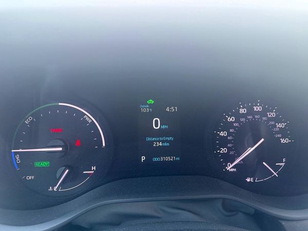 2022 TOYOTA SIENNA LE