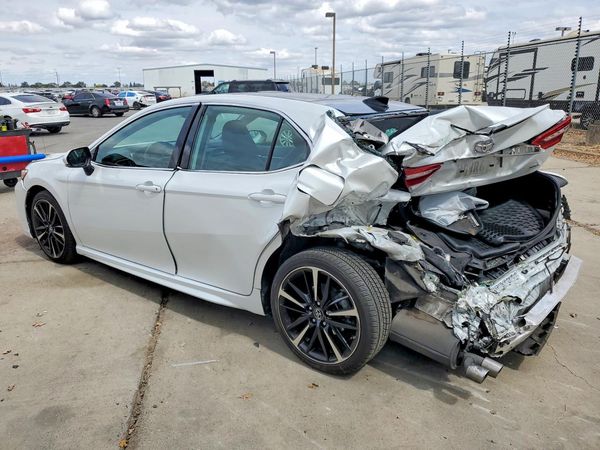 2019 TOYOTA CAMRY