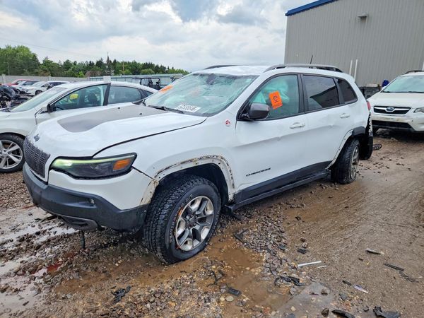 2019 JEEP CHEROKEE Trailhawk — Front 3/4