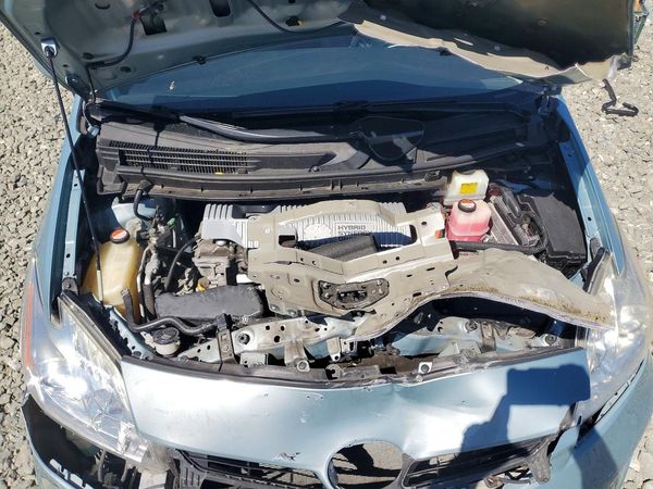 2015 TOYOTA PRIUS