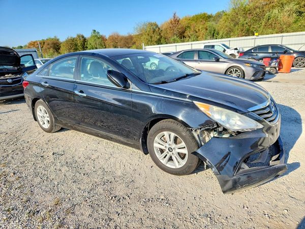 2013 HYUNDAI SONATA GLS/ GLS Popular — Passenger 3/4
