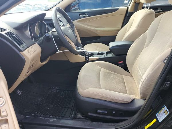 2013 HYUNDAI SONATA GLS/ GLS Popular — DENT