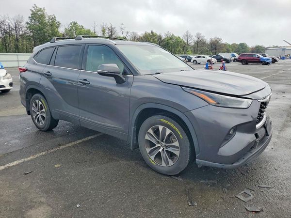 2022 TOYOTA HIGHLANDER