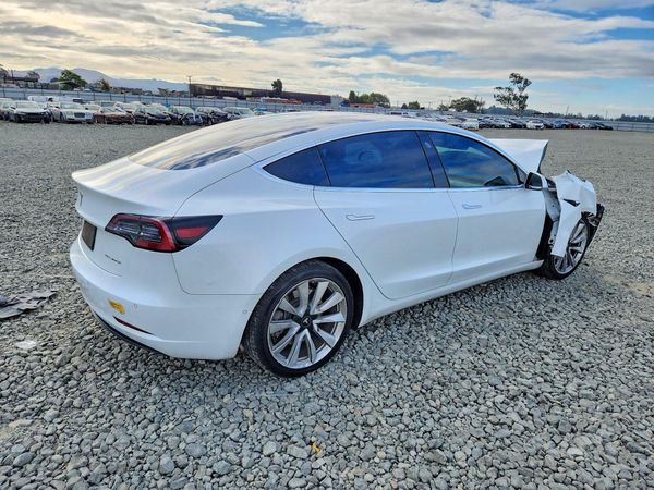 2019 TESLA MODEL 3