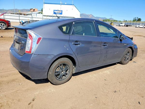 2015 TOYOTA PRIUS