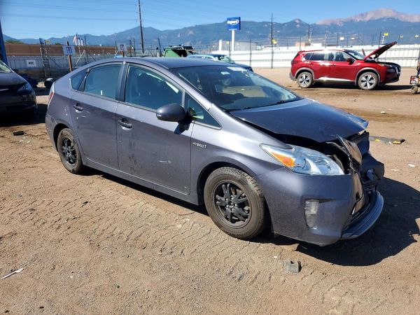 2015 TOYOTA PRIUS