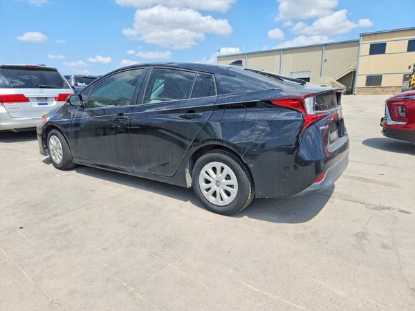 2019 TOYOTA PRIUS