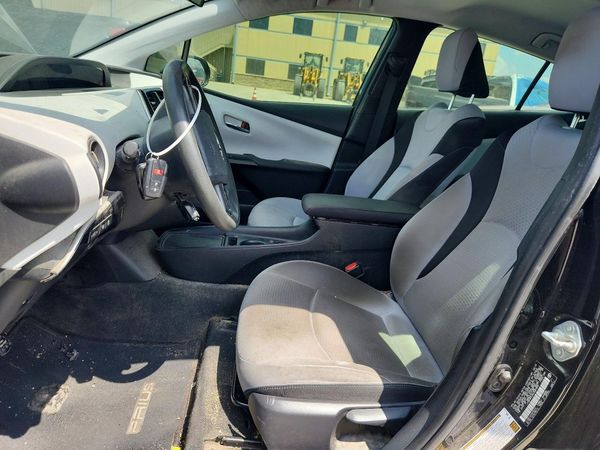 2019 TOYOTA PRIUS