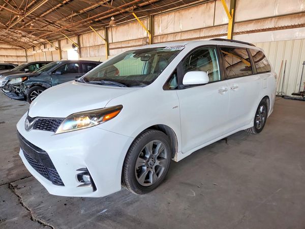 2019 TOYOTA SIENNA