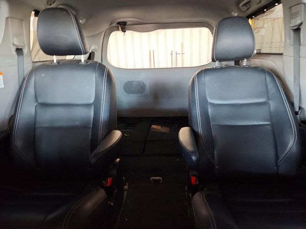2019 TOYOTA SIENNA SE/SE Premium