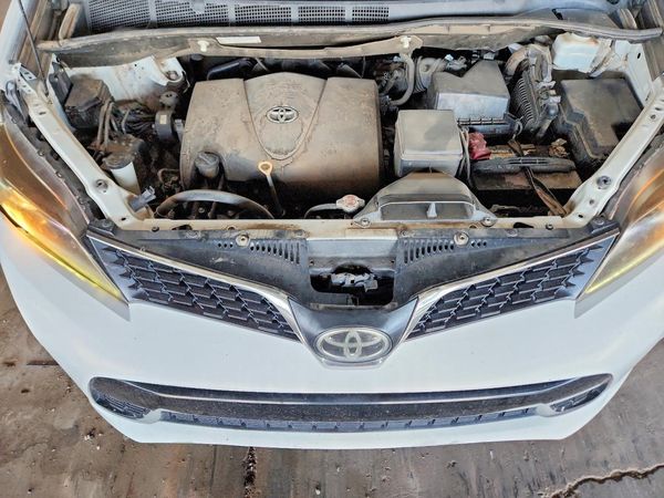 2019 TOYOTA SIENNA SE/SE Premium