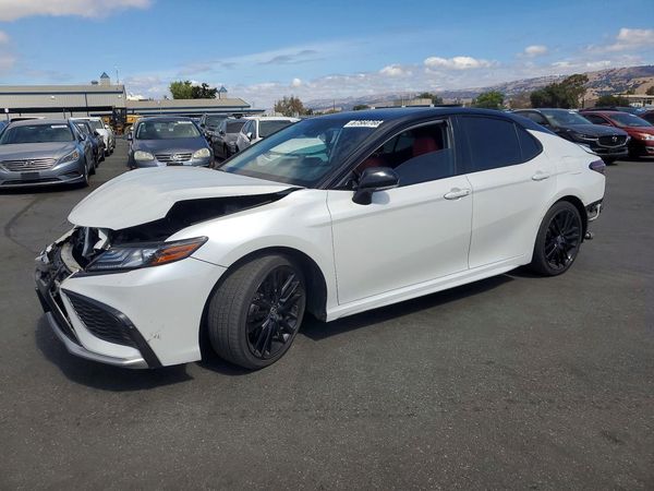2022 TOYOTA CAMRY