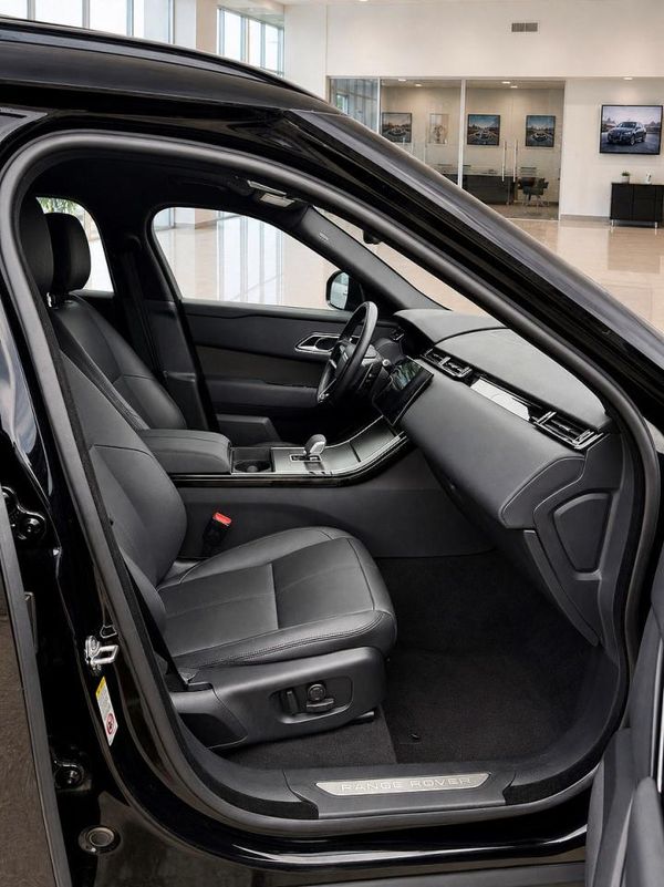 2024 LAND ROVER RANGE ROVER VELAR P250 Dynamic SE