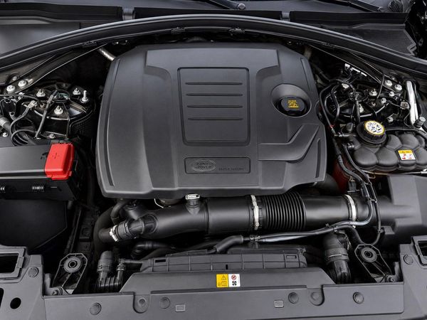 2024 LAND ROVER RANGE ROVER VELAR P250 Dynamic SE