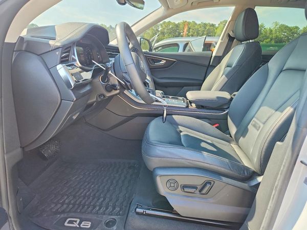 2023 AUDI Q8 quattro Premium