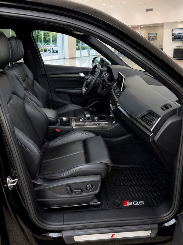 2019 AUDI SQ5 quattro Prestige