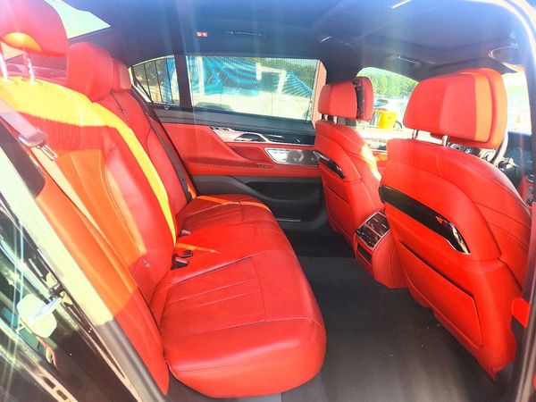 2018 BMW 750