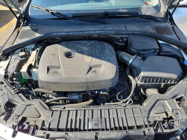 2017 VOLVO V60 Platinum