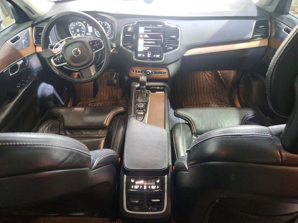 2016 VOLVO XC90