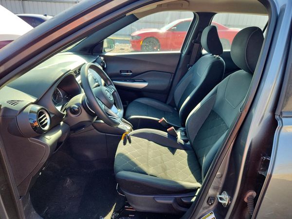 2019 NISSAN KICKS — DENT