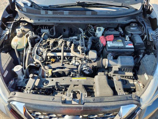 2019 NISSAN KICKS — Engine bay