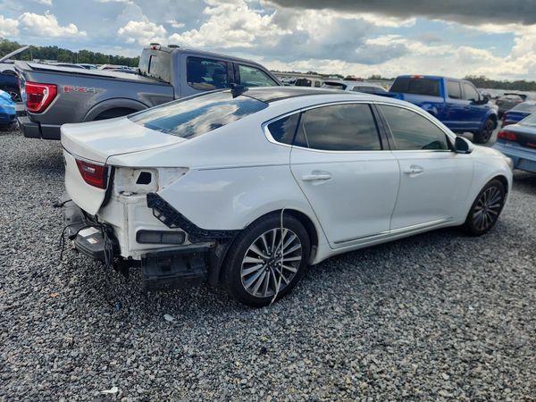 2017 KIA CADENZA
