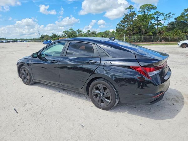 2022 HYUNDAI ELANTRA