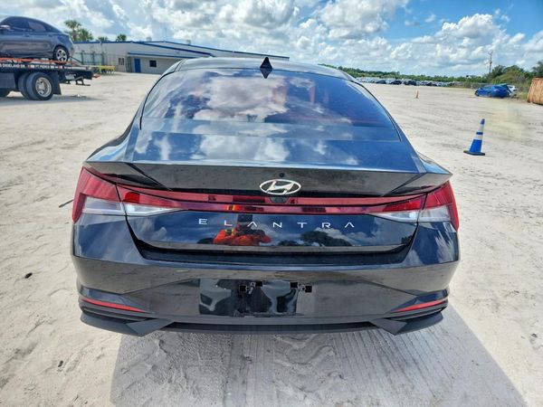 2022 HYUNDAI ELANTRA