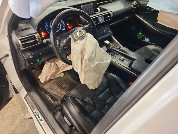 2016 LEXUS IS 300 — CKPT