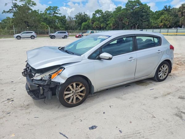 2017 KIA FORTE5