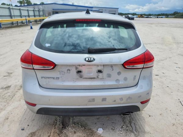 2017 KIA FORTE5
